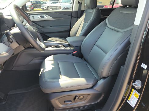 New 2025 Ford Explorer Active w/ Active Comfort Package image 14