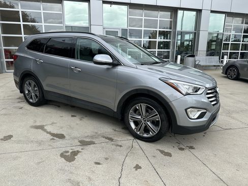 Used 2015 Hyundai Santa Fe Limited w/ Option Group 04 FWD image 2