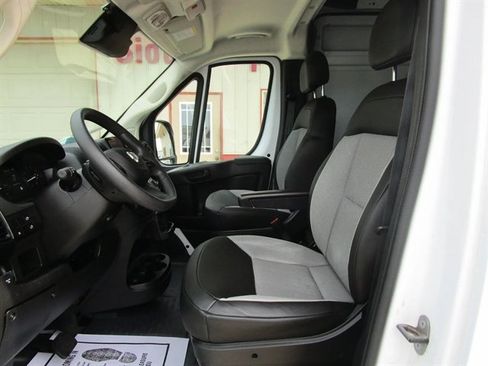 Used 2026 RAM ProMaster 2500 w/ Convenience Group FWD image 11