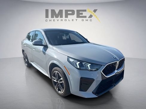 Used 2025 BMW X2 xDrive28i AWD/4WD image 7