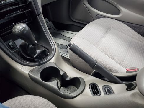 Used 2000 Ford Mustang V6 image 18