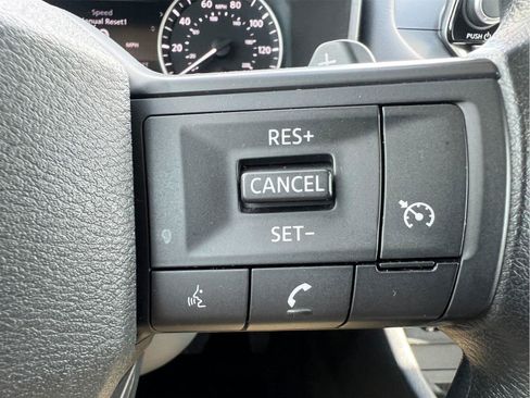 Used 2025 Nissan Rogue S FWD image 31