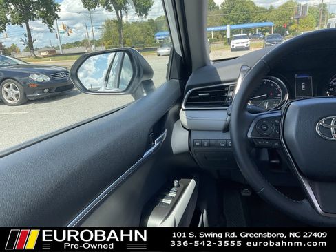 Used 2022 Toyota Camry SE image 13