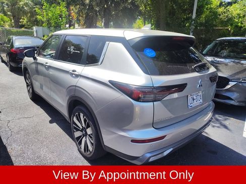 Used 2025 Mitsubishi Outlander SE AWD/4WD image 5