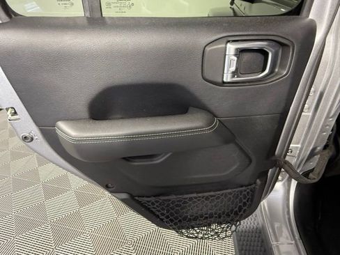 Used 2019 Jeep Wrangler Unlimited Sahara image 44