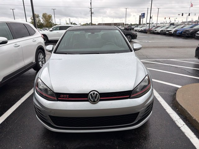 Used 2017 Volkswagen GTI SE FWD image 2
