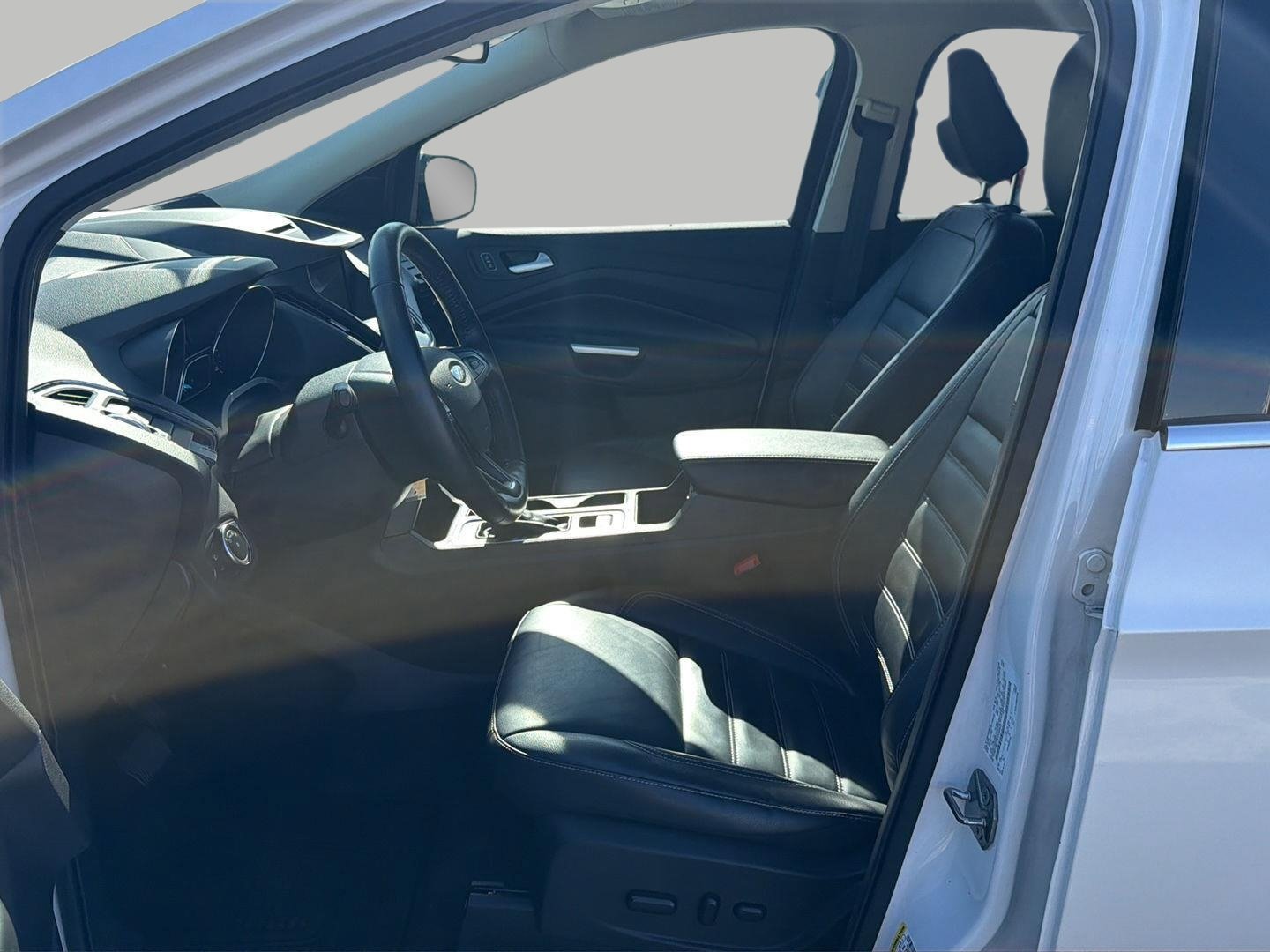 Used 2018 Ford Escape SEL w/ Ford Safe & Smart Package AWD/4WD image 11