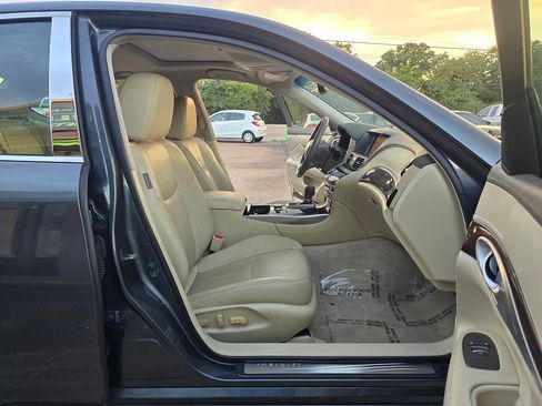 Used 2012 INFINITI M37 w/ Premium Pkg image 23