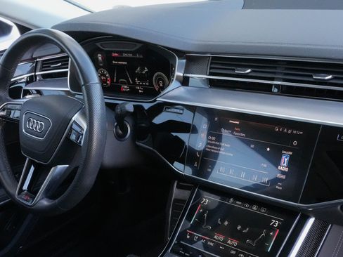 Used 2022 Audi S8 AWD/4WD image 11