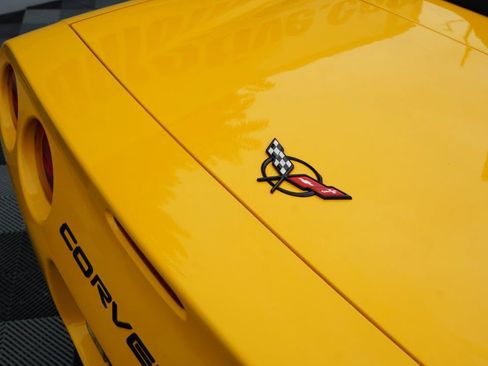 Used 2000 Chevrolet Corvette Convertible w/ Memory Pkg RWD image 42
