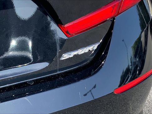 Used 2018 Honda Accord Sport image 10