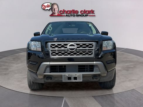 Certified 2022 Nissan Frontier SV w/ Technology Package AWD/4WD image 9