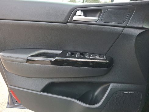 Used 2022 Kia Sportage SX image 12