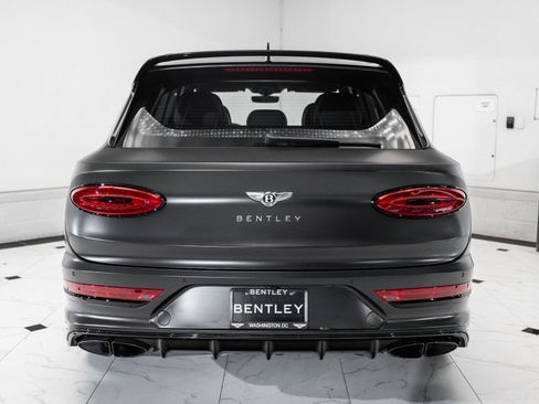Used 2024 Bentley Bentayga Azure V8 image 10