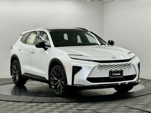 New 2026 Toyota Crown Signia Limited image 6