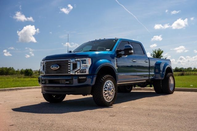 Used 2022 Ford F450 Platinum w/ FX4 Off-Road Package AWD/4WD image 3