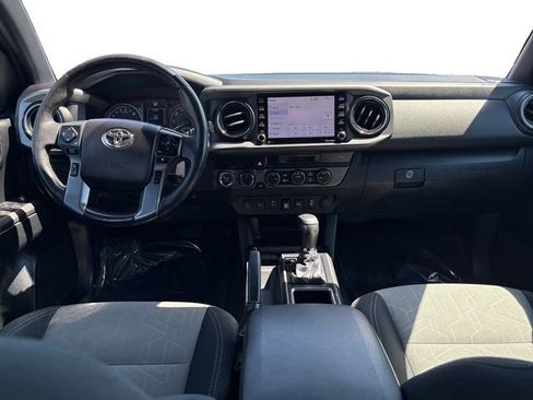 Used 2021 Toyota Tacoma TRD Off-Road w/ Technology Package AWD/4WD image 14