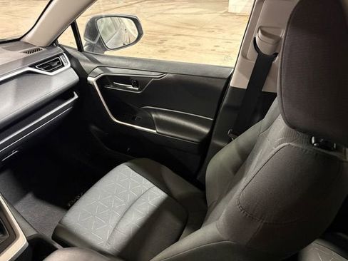 Certified 2022 Toyota RAV4 XLE w/ Convenience Package image 30