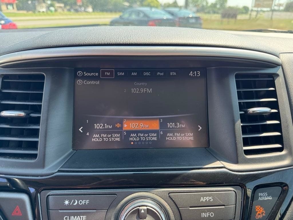 Used 2017 Nissan Pathfinder SV AWD/4WD image 36