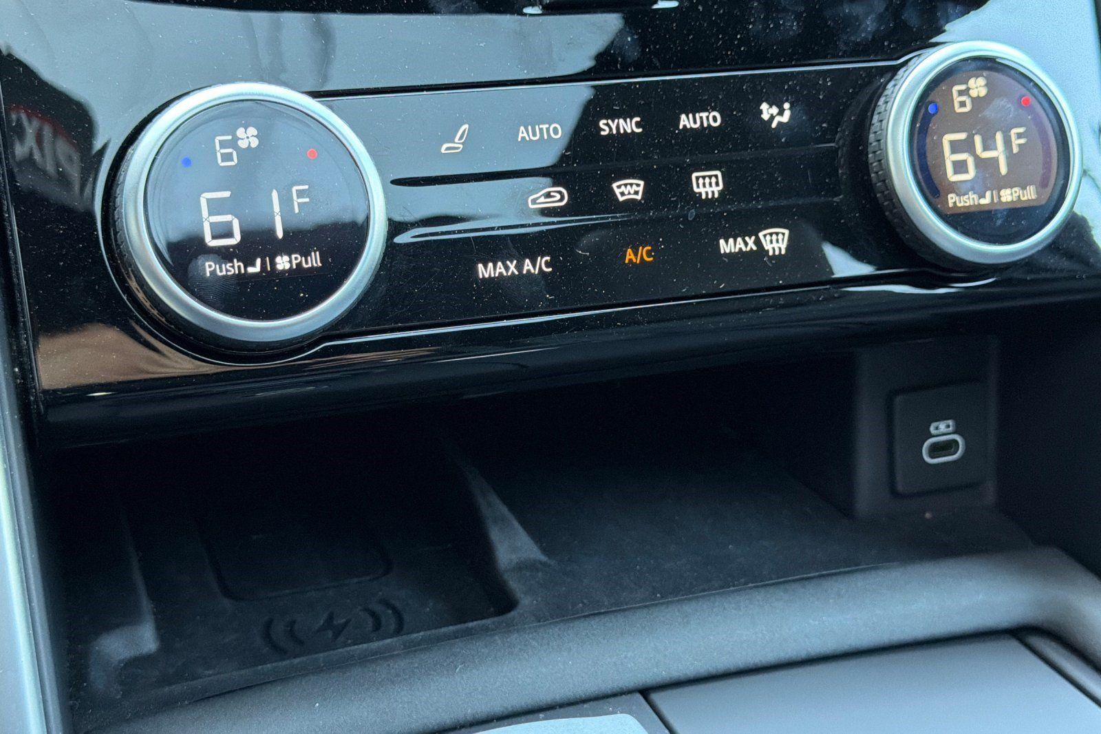 Used 2025 Land Rover Discovery S AWD/4WD image 19