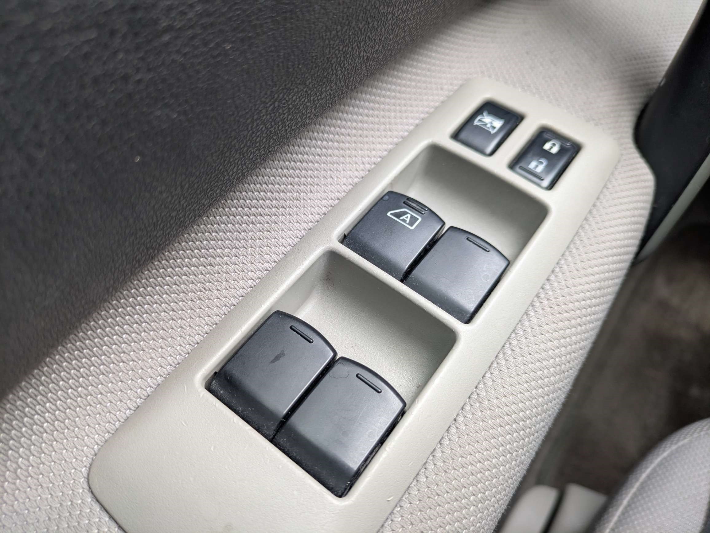 Used 2013 Nissan Rogue S FWD image 20