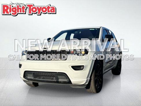 Used 2020 Jeep Grand Cherokee Altitude image 1