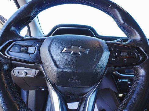 Used 2022 Chevrolet Bolt EUV LT w/ Convenience Package image 26