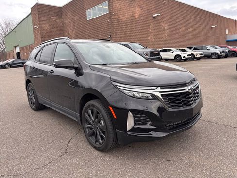 Used 2023 Chevrolet Equinox RS w/ RS Leather Package image 2