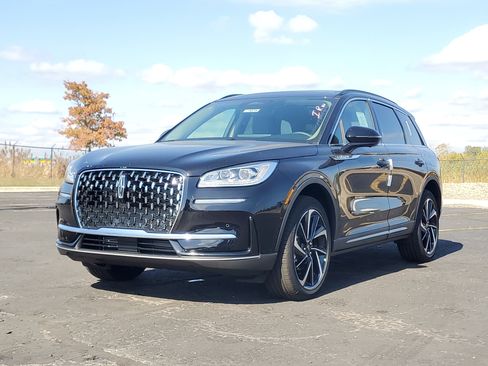 New 2026 Lincoln Corsair Reserve image 2