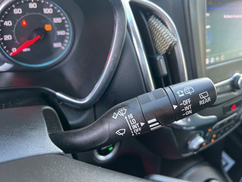 Used 2020 Chevrolet Equinox LT w/ Midnight Edition image 15