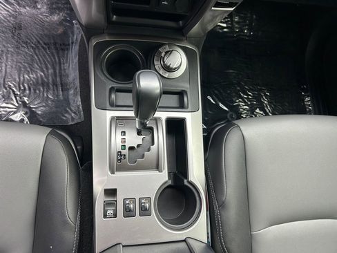 Used 2022 Toyota 4Runner SR5 Premium image 35