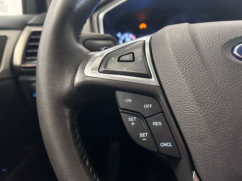 Used 2016 Ford Fusion SE w/ Equipment Group 202A FWD image 10