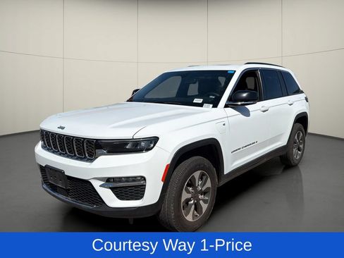 Used 2024 Jeep Grand Cherokee Limited 4xe AWD/4WD image 4