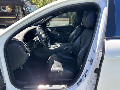 Used 2020 Mercedes-Benz S 560 4MATIC Sedan w/ AMG Line Exterior image 17