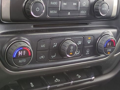 Used 2019 Chevrolet Silverado 1500 LT w/ All Star Edition image 31