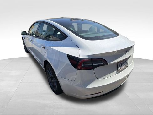 Used 2022 Tesla Model 3 RWD image 4
