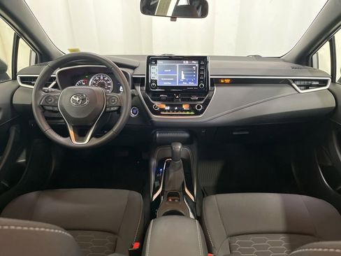 Used 2021 Toyota Corolla SE w/ SE Preferred Package FWD image 9