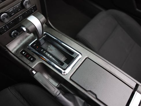 Used 2010 Ford Mustang Convertible RWD image 35