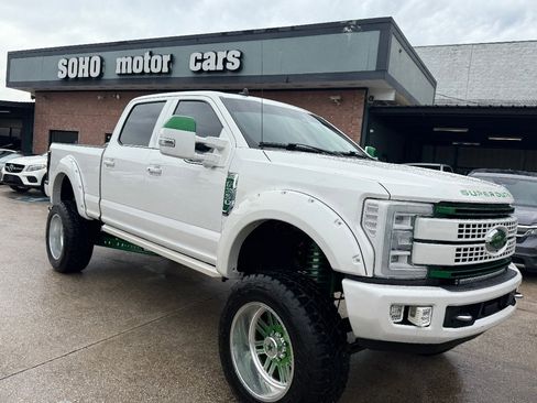 Used 2019 Ford F350 Platinum w/ Platinum Ultimate Package image 3