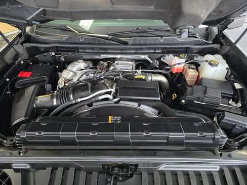 Used 2022 Chevrolet Silverado 3500 High Country w/ Z71 Off-Road Package AWD/4WD image 9