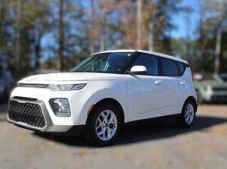 Certified 2022 Kia Soul LX w/ Technology Package video 3