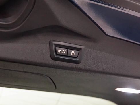 Used 2023 BMW X7 xDrive40i w/ Executive Package image 51