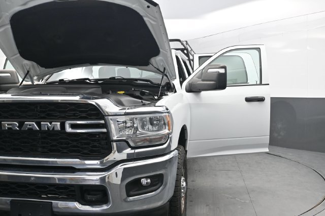 Used 2024 RAM 2500 Tradesman w/ Chrome Appearance Group AWD/4WD image 43