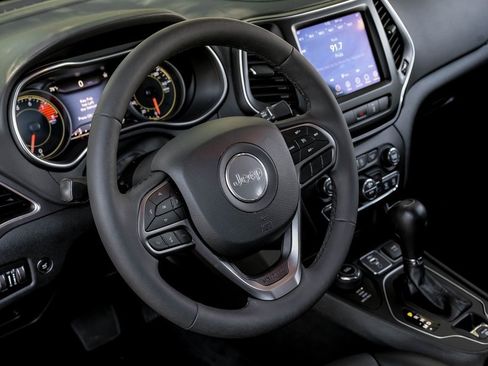 Used 2022 Jeep Cherokee Latitude Lux image 4