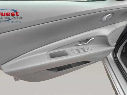 Used 2022 Hyundai Elantra SEL FWD image 20