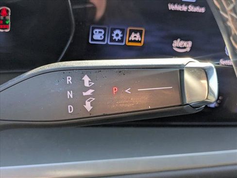 Used 2024 Chevrolet Traverse LT image 7