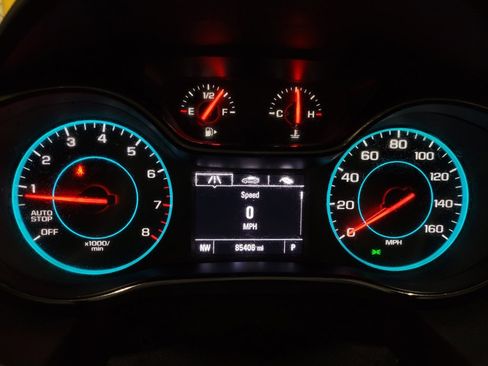 Used 2018 Chevrolet Cruze Premier FWD image 23