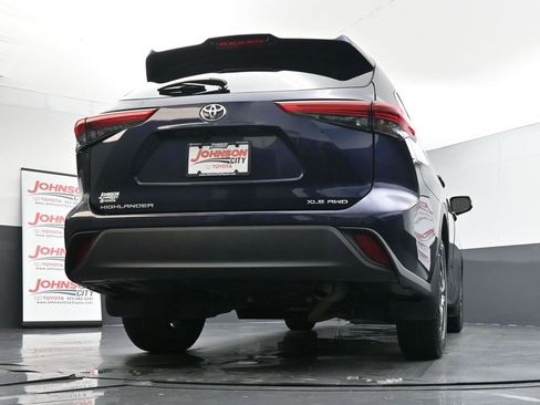 Used 2023 Toyota Highlander XLE image 41