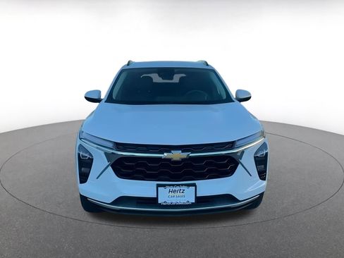 Used 2025 Chevrolet Trax LT image 4