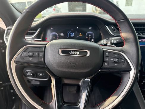 Used 2022 Jeep Grand Cherokee Trailhawk AWD/4WD image 20